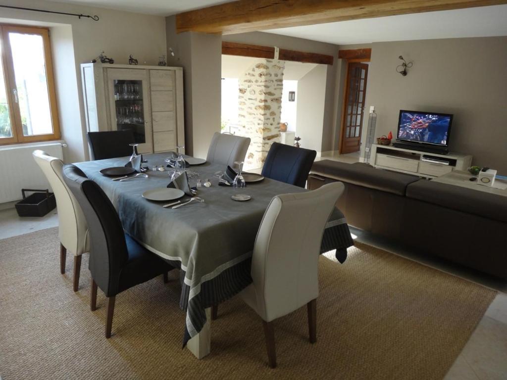 La Maison Du Fargis Auffargis Luaran gambar