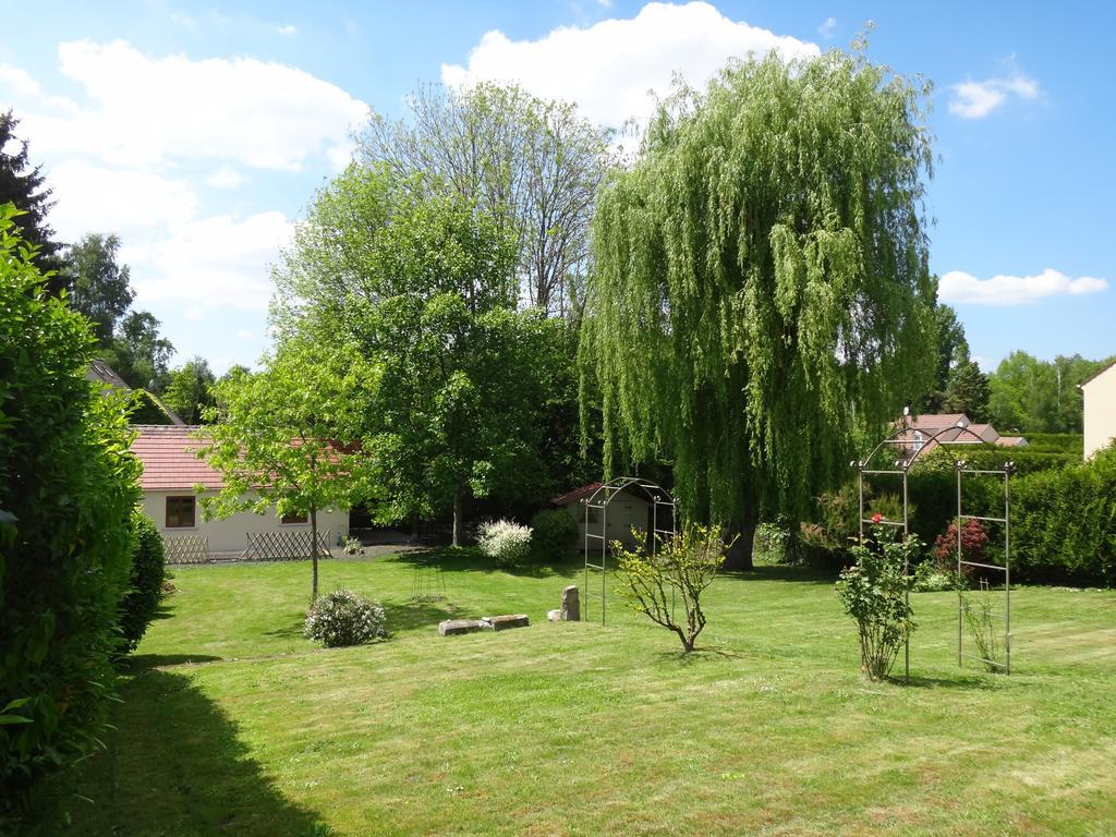 La Maison Du Fargis Auffargis Luaran gambar